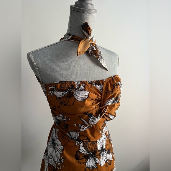 Mustard, black & White Amazon Floral Shorts Romper in Size Size Large - Picture 4 of 8